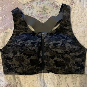 Lululemon racerback, zip up sports bra!